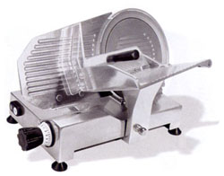 Гастрономическая машина CELME FAMILY 250 CE полуавтоматическая, нож из стали диаметром 250 мм, толщина среза 0 - 14 мм, съемное затачивающее устройство, алюминий