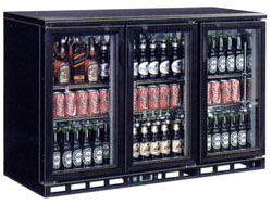 Холодильный шкаф витринного типа GASTRORAG SC315G.A +2…+8оС, 382 л, 3 распашные стеклянные дверцы с замками, подсветка, 3 полки-решетки, цвет черный